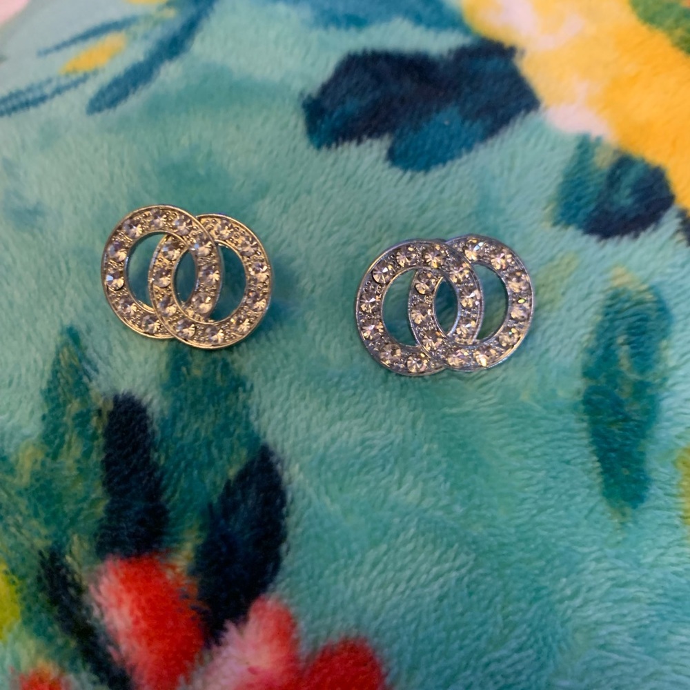 Beautiful earrings - Picture 4 of 4